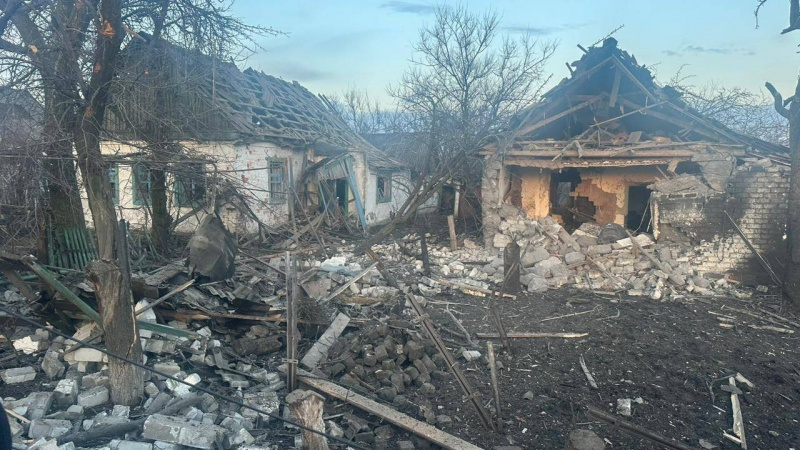 Окупанти обстріляли селище в Донецькій області: загинула жінка, пошкоджено адмінбудівлі 2 Окупанти обстріляли селище в Донецькій області: загинула жінка, пошкоджено адмінбудівлі