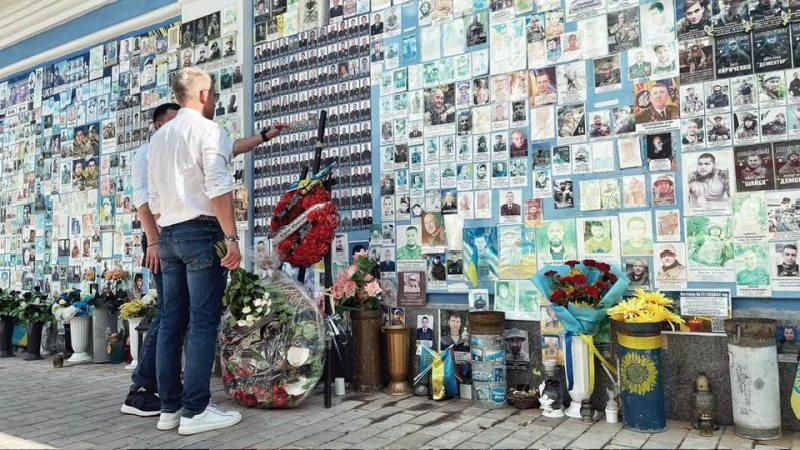 Опонент Орбана прибув з візитом до України (фото)