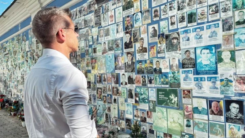 Опонент Орбана прибув з візитом до України (фото)