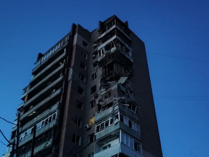 Палали будинки, серед жертв - рятувальники. Які наслідки нальоту "Шахедів" на Харків