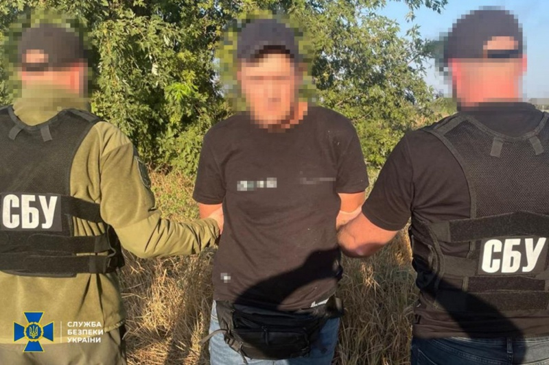 "Перевзувся" після деокупації. ДБР викрило перебіжчика в одному із ТЦК Одеської області 1 "Перевзувся" після деокупації. ДБР викрило перебіжчика в одному із ТЦК Одеської області