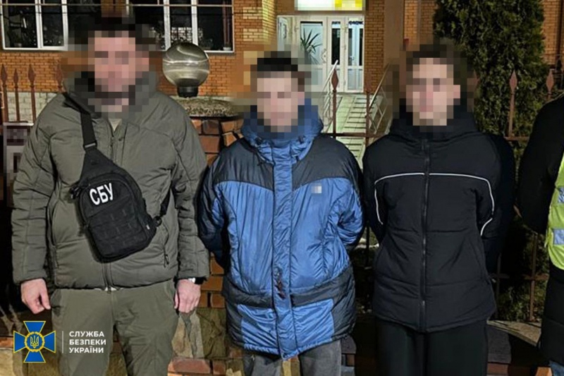 Підпалювали військові автомобілі у Києві та Харкові: правоохоронці затримали агентів РФ 2 Підпалювали військові автомобілі у Києві та Харкові: правоохоронці затримали агентів РФ