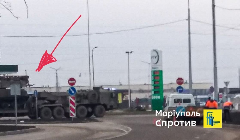 Пошкоджено ЗРК і не лише: стали відомі деталі "прильоту" під Маріуполем 2 Пошкоджено ЗРК і не лише: стали відомі деталі "прильоту" під Маріуполем