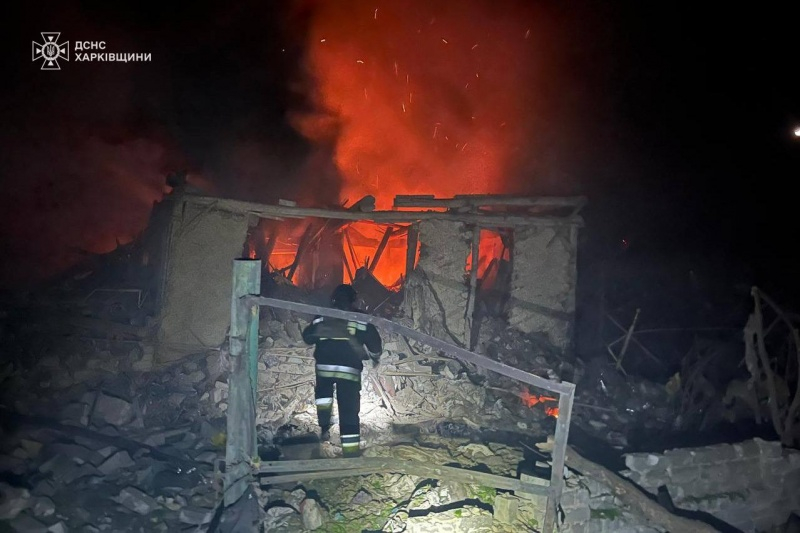 Пожежа та поранені. Російські окупанти обстріляли середмістя Куп'янська (фото) 4 Пожежа та поранені. Російські окупанти обстріляли середмістя Куп'янська (фото)