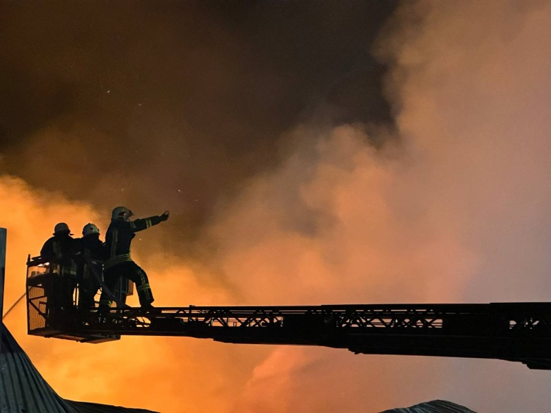 Пожежа в багатоповерхівці та 6 поранених: наслідки нічної атаки "Шахедів" по Одесі