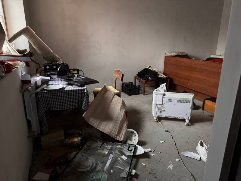 Пожежа в багатоповерхівці в Глевасі, вирва під Львовом: все про наслідки нальоту "Шахедів"