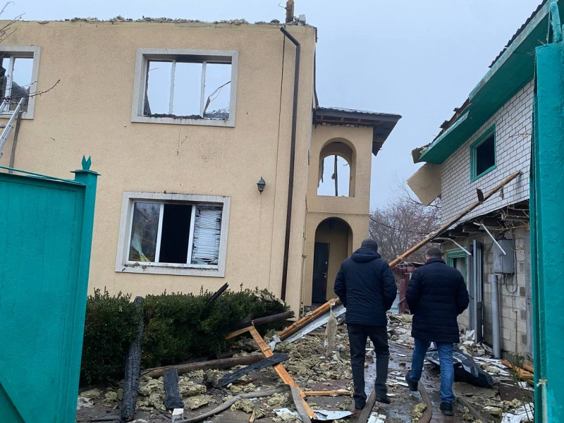 Пожежа в багатоповерхівці в Глевасі, вирва під Львовом: все про наслідки нальоту "Шахедів"