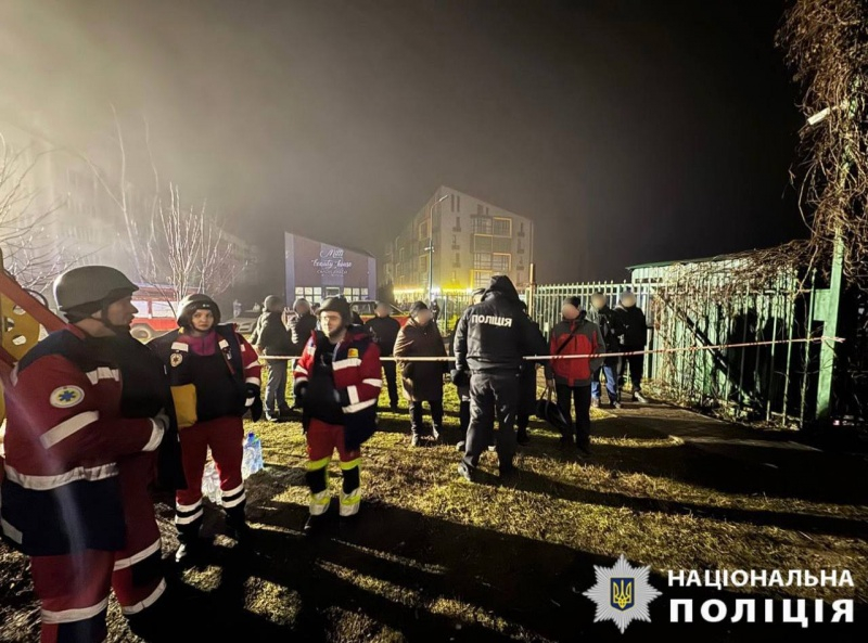 Пожежа в багатоповерхівці в Глевасі, вирва під Львовом: все про наслідки нальоту "Шахедів"