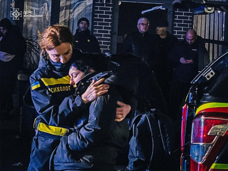 Пожежа в багатоповерхівці в Глевасі, вирва під Львовом: все про наслідки нальоту "Шахедів"