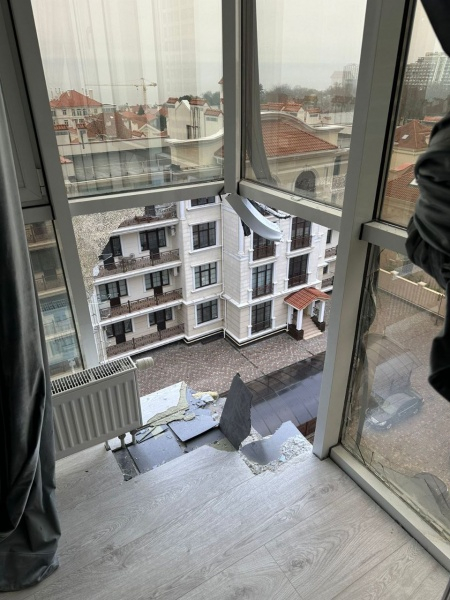 ППО знищила ракету, яку росіяни запустили на Одесу: уламки пошкодили будинки 2 ППО знищила ракету, яку росіяни запустили на Одесу: уламки пошкодили будинки
