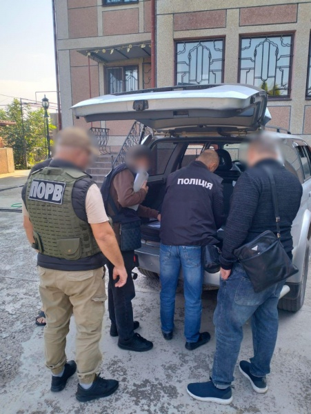 Прикордонники блокували схему втечі з України через систему "Шлях" (фото) 5 Прикордонники блокували схему втечі з України через систему "Шлях" (фото)