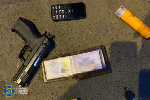 Псевдоагент СБУ пытался отобрать у волонтера 50 тысяч долларов, собранные для военных 