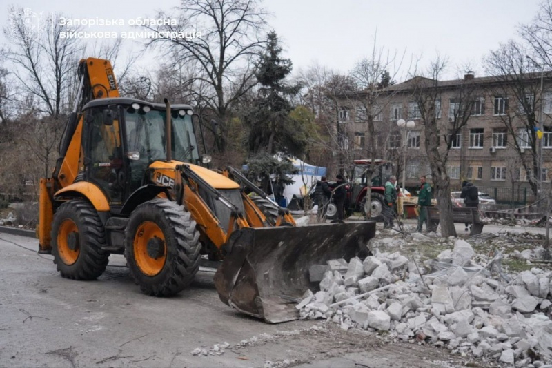 Ракетний удар РФ по Запоріжжю: кількість загиблих зросла до десяти 8 Ракетний удар РФ по Запоріжжю: кількість загиблих зросла до десяти