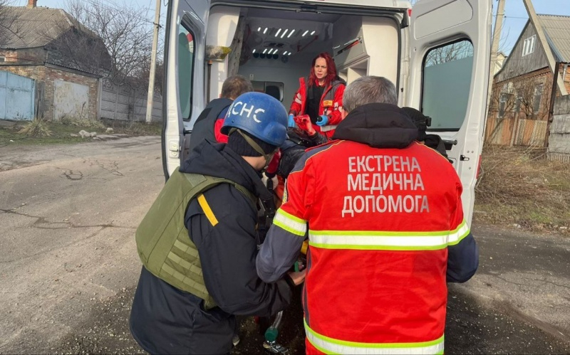 РФ масовано вдарила по Нікопольському району: є загиблий і поранена