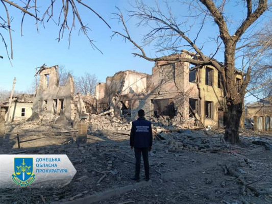 РФ осуществила массированный обстрел Селидово: ранены две женщины 1 РФ осуществила массированный обстрел Селидово: ранены две женщины
