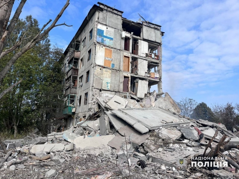 Росіяни бомбою зруйнували п'ятиповерхівку в Авдіївці, під завалами може бути чоловік 3 Росіяни бомбою зруйнували п'ятиповерхівку в Авдіївці, під завалами може бути чоловік