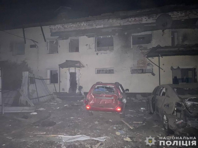 Росіяни обстріляли КАБами місто в прикордонні Чернігівської області, є поранені 3 Росіяни обстріляли КАБами місто в прикордонні Чернігівської області, є поранені
