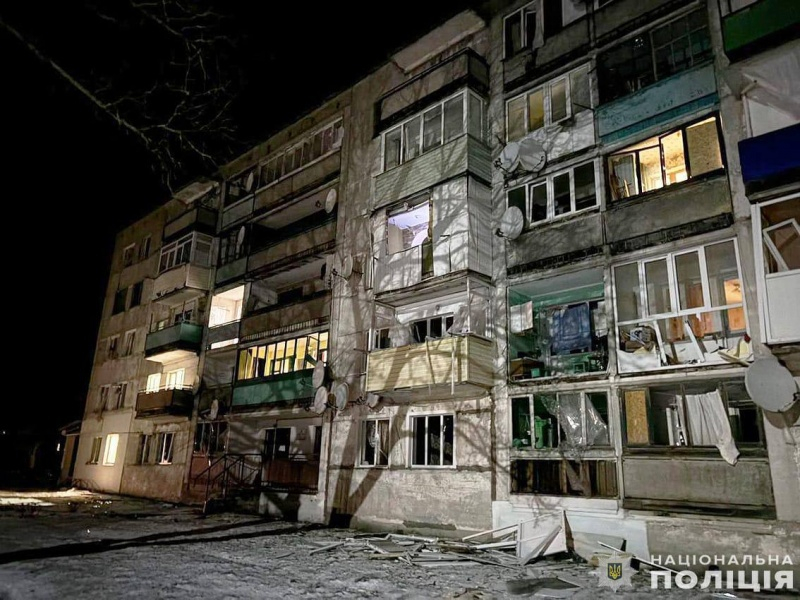 Росіяни обстріляли КАБами місто в прикордонні Чернігівської області, є поранені 1 Росіяни обстріляли КАБами місто в прикордонні Чернігівської області, є поранені