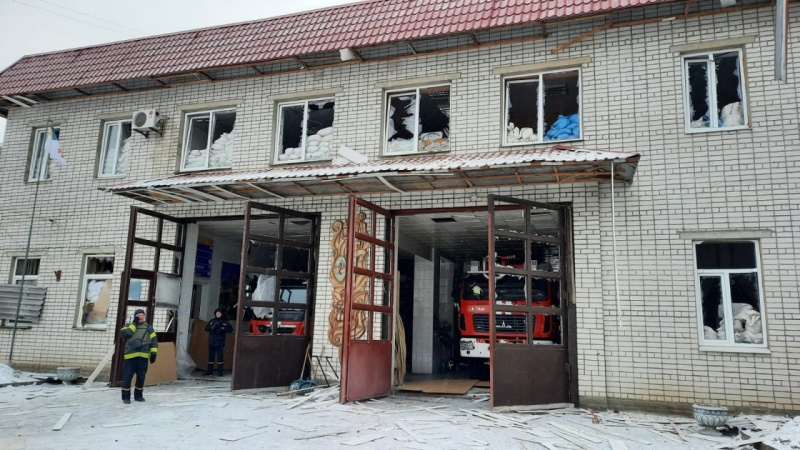 Росіяни тричі за день атакували рятувальників ДСНС, є постраждалий 2 Росіяни тричі за день атакували рятувальників ДСНС, є постраждалий