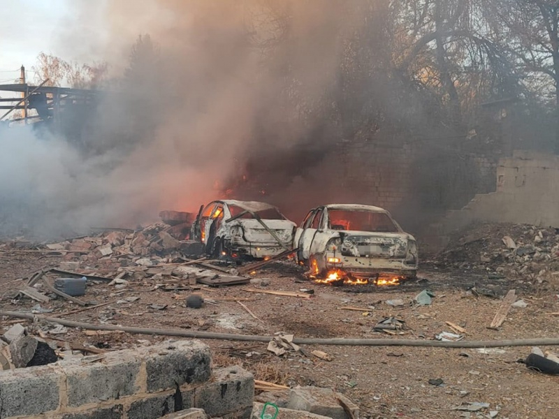 Росіяни вдарили по пошті в Донецькій області: є загиблі та поранений (фото) 3 Росіяни вдарили по пошті в Донецькій області: є загиблі та поранений (фото)
