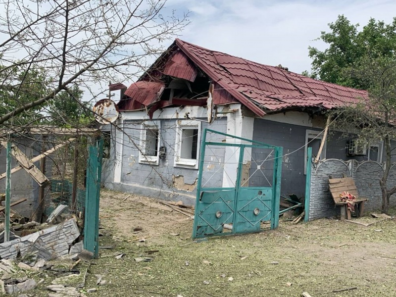 Росіяни вдарили по сільраді під Волновахою: є загибла та поранені