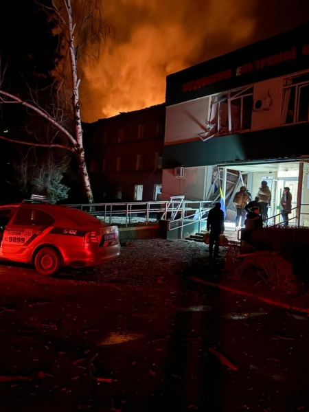 Росіяни вдруге за ніч обстріляли Селидове: пошкоджено лікарню, є поранений