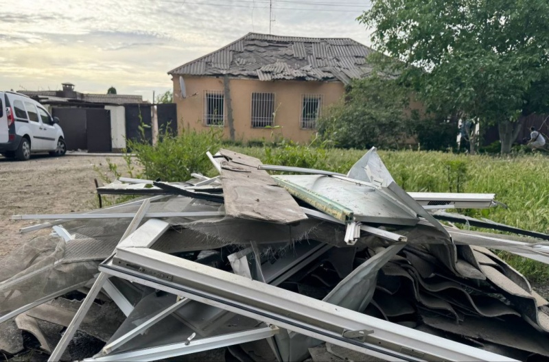 Росіяни зранку обстріляли Дніпро ракетами, багато поранених, серед них діти 4 Росіяни зранку обстріляли Дніпро ракетами, багато поранених, серед них діти