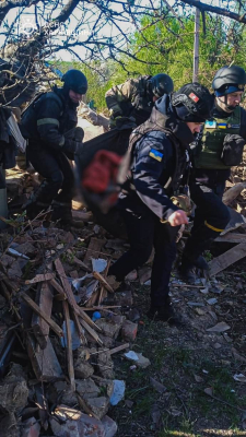Россия атаковала КАБами жилые кварталы Купянска: под завалами нашли тело 1 Россия атаковала КАБами жилые кварталы Купянска: под завалами нашли тело