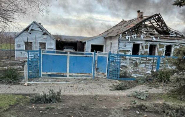 Россияне атаковали из ''Ураганов'' село в Донецкой области: один человек погиб, ранены 4 подростка 2 Россияне атаковали из ''Ураганов'' село в Донецкой области: один человек погиб, ранены 4 подростка