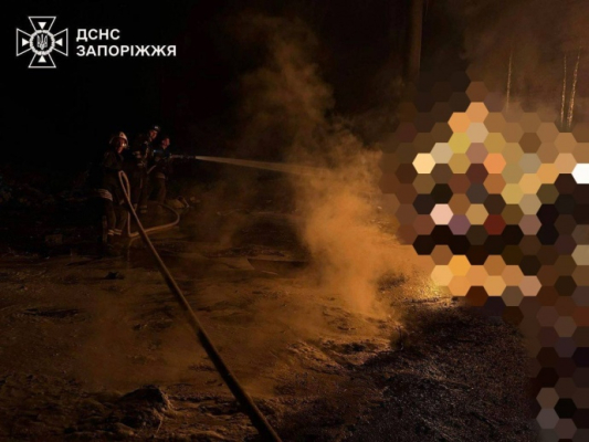 Россияне атаковали Запорожье ФАБ, возник пожар 