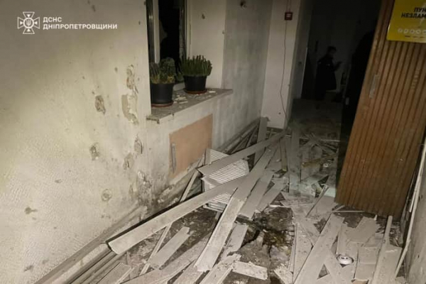 Россияне ударили ''Градом'' и дроном по Никополю: попали по территории ГСЧС 1 Россияне ударили ''Градом'' и дроном по Никополю: попали по территории ГСЧС