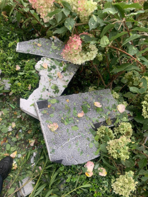 Россияне ударили ''Шахедом'' по Чернигову: бушует пожар, 2 пострадавших &ndash; ГВА 