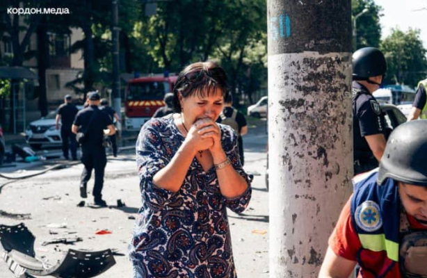 Россияне утром атаковали Сумы из РСЗО дальнего действия: 2 погибших, 20 раненых 2 Россияне утром атаковали Сумы из РСЗО дальнего действия: 2 погибших, 20 раненых