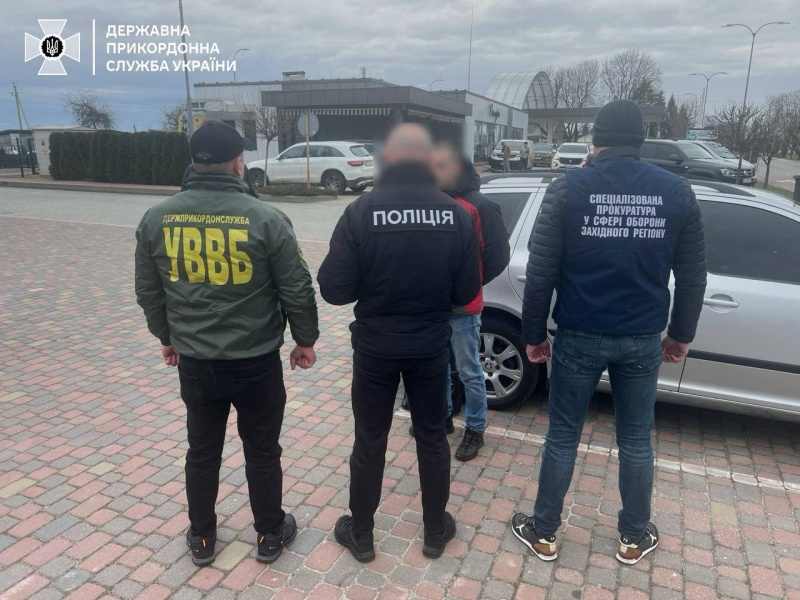 Розраховували на процвітання схеми. Прикордонники затримали "бізнесменів" на хабарі 2 Розраховували на процвітання схеми. Прикордонники затримали "бізнесменів" на хабарі