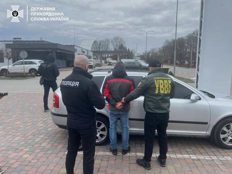 Розраховували на процвітання схеми. Прикордонники затримали "бізнесменів" на хабарі 5 Розраховували на процвітання схеми. Прикордонники затримали "бізнесменів" на хабарі