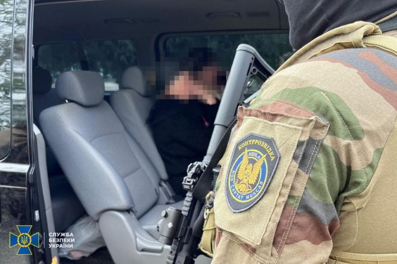 СБУ затримала весь склад "виборчої комісії" РФ у Бериславському районі (фото) 2 СБУ затримала весь склад "виборчої комісії" РФ у Бериславському районі (фото)