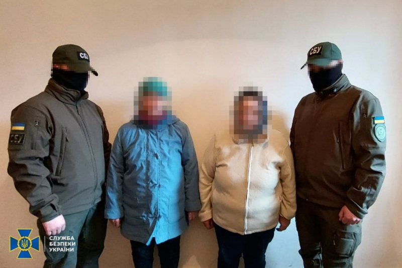 СБУ затримала весь склад "виборчої комісії" РФ у Бериславському районі (фото) 4 СБУ затримала весь склад "виборчої комісії" РФ у Бериславському районі (фото)