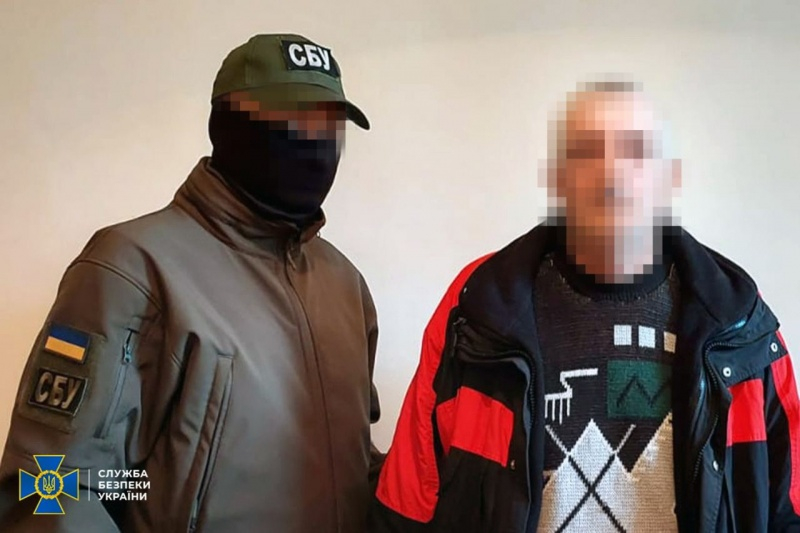 СБУ затримала весь склад "виборчої комісії" РФ у Бериславському районі (фото) 5 СБУ затримала весь склад "виборчої комісії" РФ у Бериславському районі (фото)