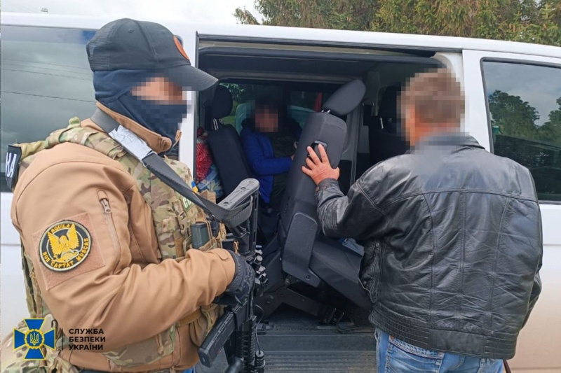 СБУ затримала весь склад "виборчої комісії" РФ у Бериславському районі (фото) 1 СБУ затримала весь склад "виборчої комісії" РФ у Бериславському районі (фото)