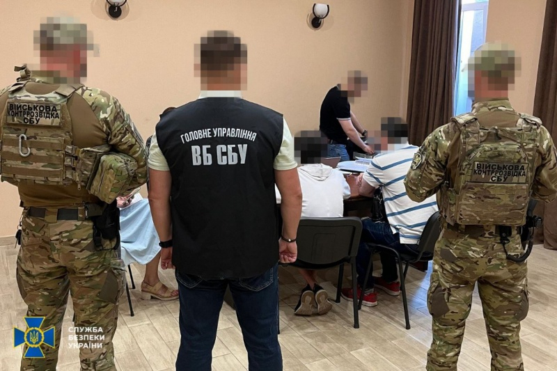 Шпигували під виглядом "квест-гри": СБУ затримала неповнолітніх російських агентів 1 Шпигували під виглядом "квест-гри": СБУ затримала неповнолітніх російських агентів