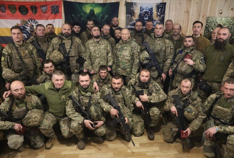 Сирський приїхав до військових на Курський напрямок 6 Сирський приїхав до військових на Курський напрямок