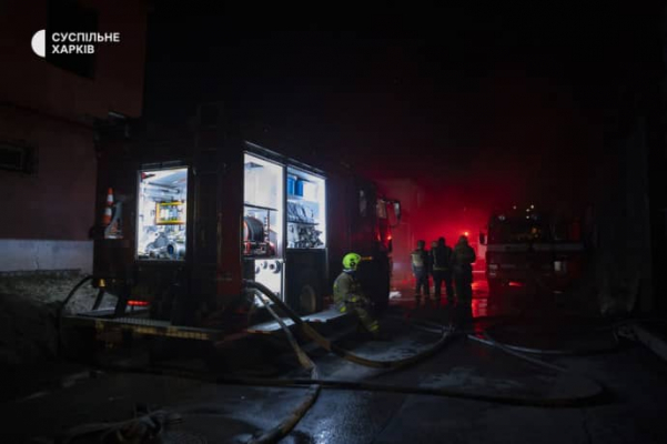 СМИ показали ночной разбор завалов в уничтоженном россиянами ''Эпицентре'' в Харькове 1 СМИ показали ночной разбор завалов в уничтоженном россиянами ''Эпицентре'' в Харькове