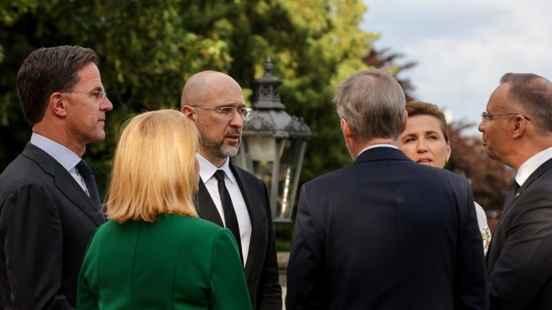 Снаряди і системи ППО: Шмигаль домовився про військову співпрацю з низкою країн ЄС 7 Снаряди і системи ППО: Шмигаль домовився про військову співпрацю з низкою країн ЄС