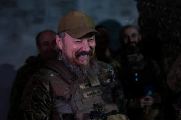 Сырский поработал с ''Птицами Мадьяра'' на передовой 1 Сырский поработал с ''Птицами Мадьяра'' на передовой