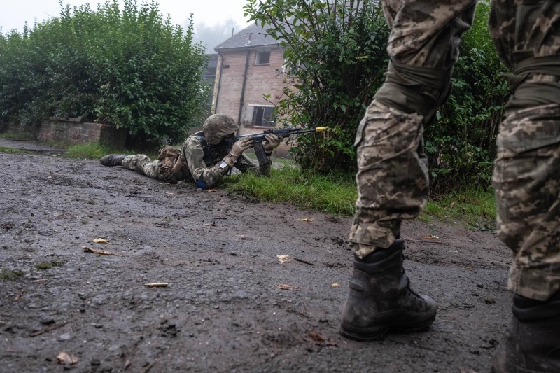 У Британії справжнє село перетворили на полігон для тренування ЗСУ: подробиці 8 У Британії справжнє село перетворили на полігон для тренування ЗСУ: подробиці