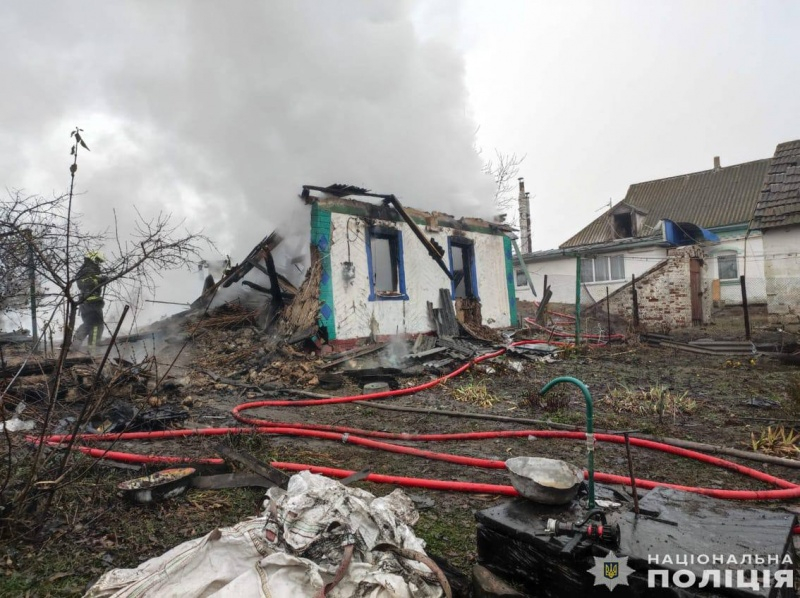 У Чернігівській області "Шахед" влучив у будинок: фото наслідків 2 У Чернігівській області "Шахед" влучив у будинок: фото наслідків