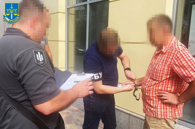 У Дніпрі викрили адвоката, який допомагав ухилятися від мобілізації за 25 тисяч доларів