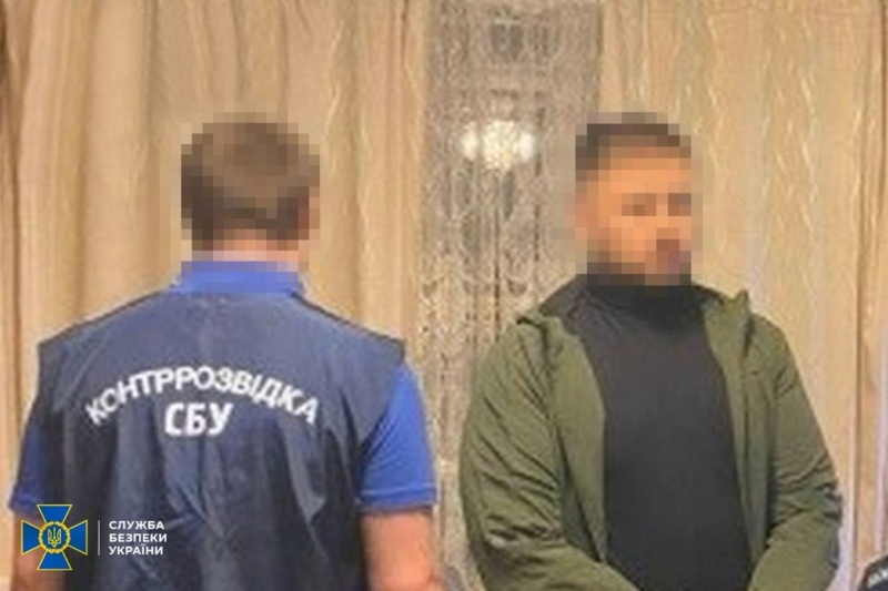 У Харкові затримали працівника фармкомпанії, який корегував удари РФ по місту 1 У Харкові затримали працівника фармкомпанії, який корегував удари РФ по місту