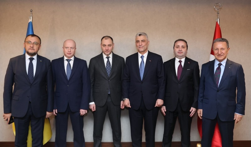 У Стамбулі проходить Форум з відбудови України. Кубраков провів першу зустріч