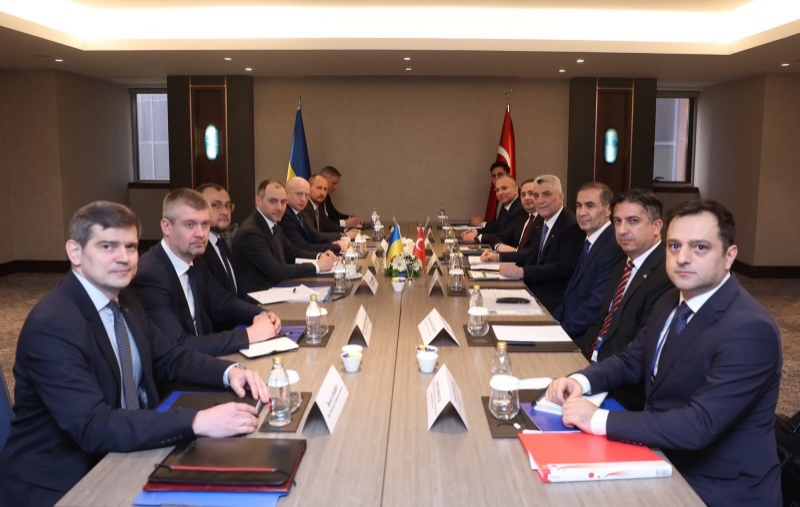 У Стамбулі проходить Форум з відбудови України. Кубраков провів першу зустріч